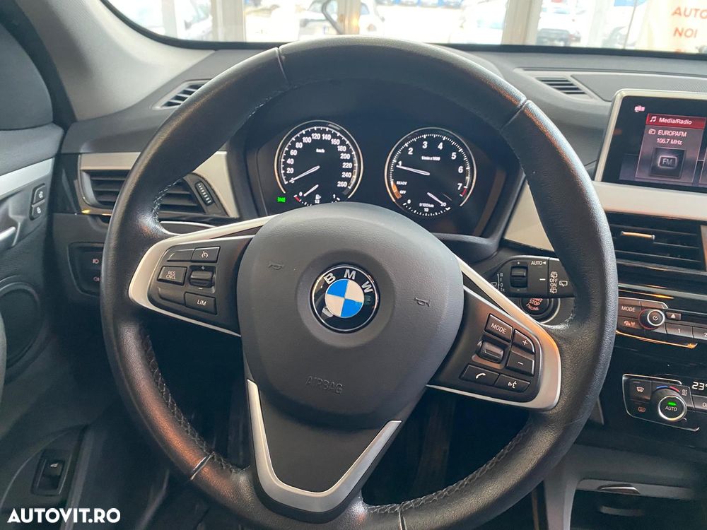 BMW X1 xDrive20i AT - 9