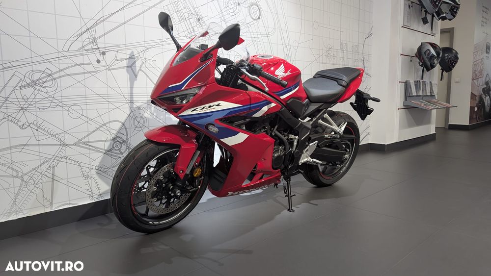 Honda CBR 650R - 1