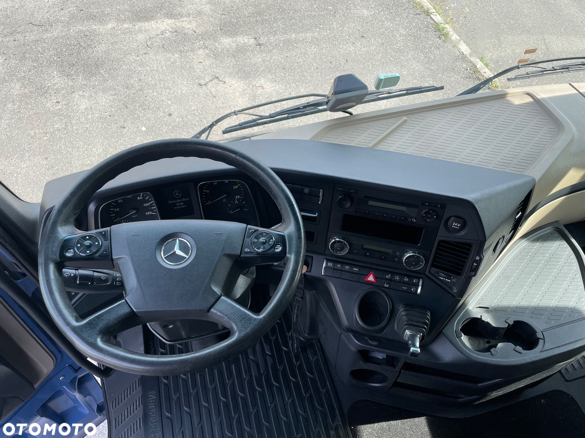 Mercedes-Benz Actros - 12