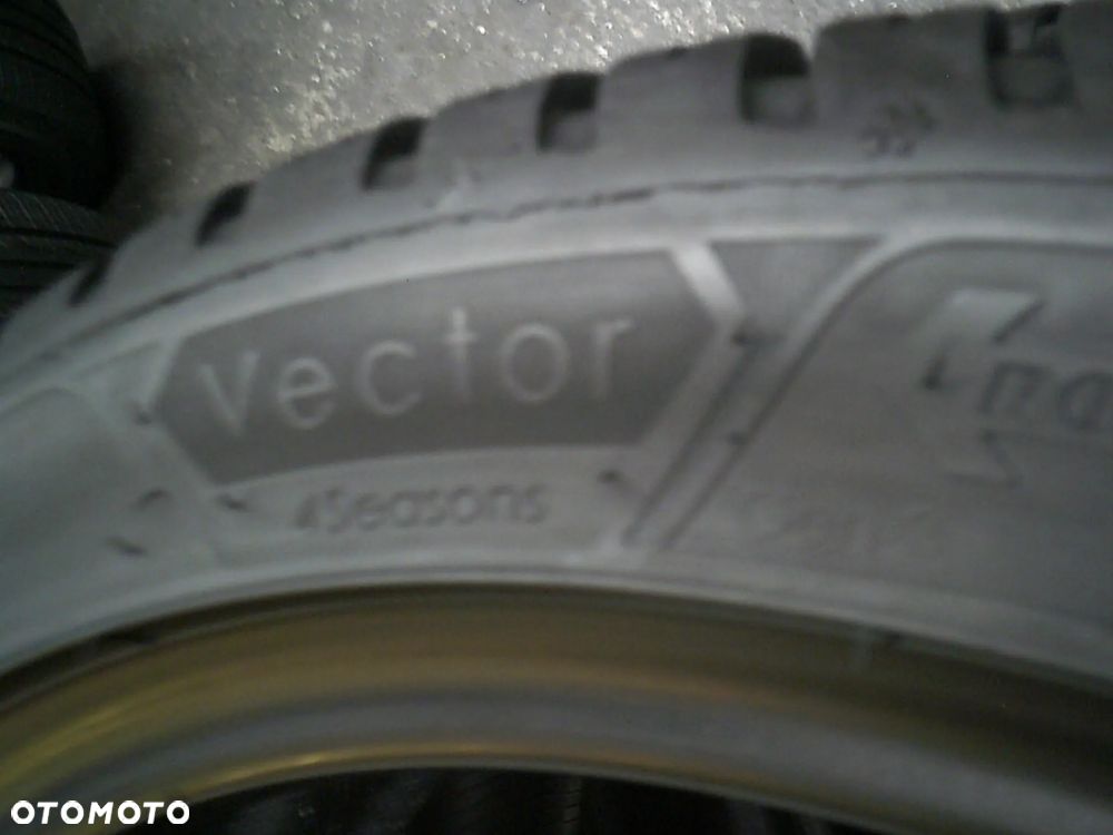2x GOODYEAR Vector 4Seasons Gen3 205/45R17 6,3mm 6,8mm 2023 - 4