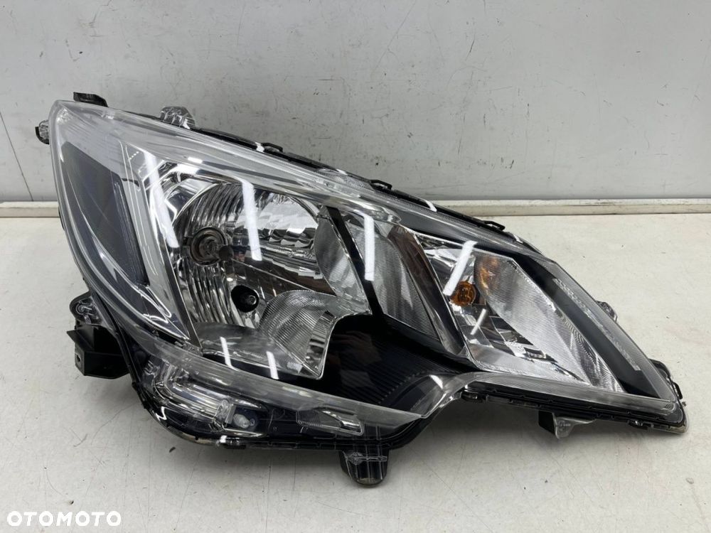 Lampa reflektor Mitsubishi Space Star LIFT 19-24r. prawa przednia ORYGINALNA Europa prawy przód - 1