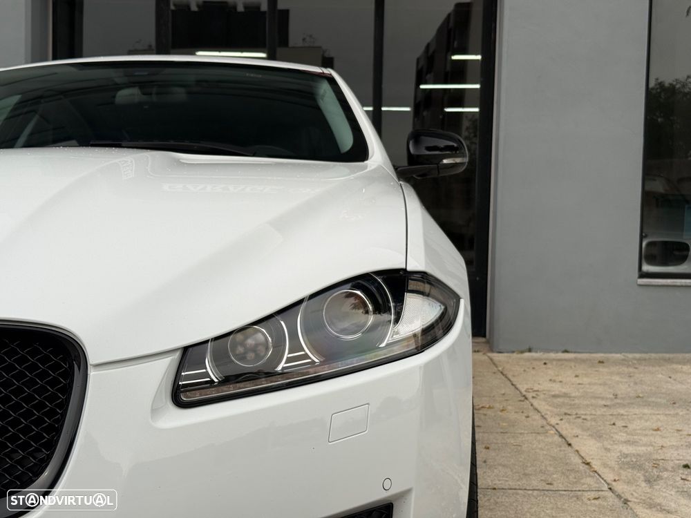 Jaguar XF 2.2 - 12
