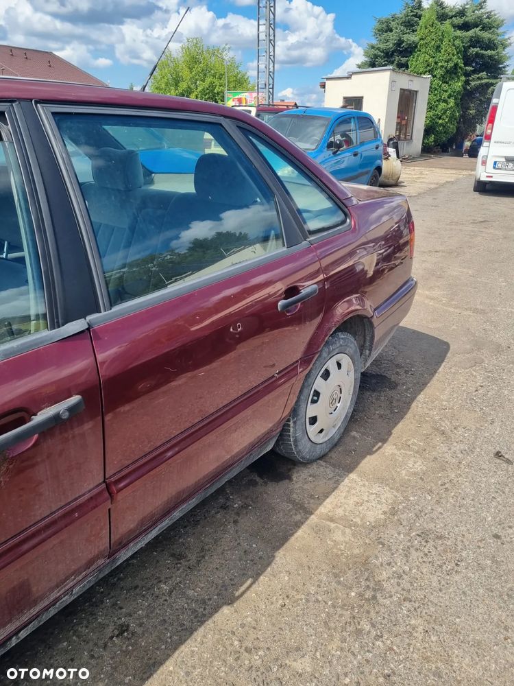 Volkswagen Passat b4 sedan 1.8i na części - 4