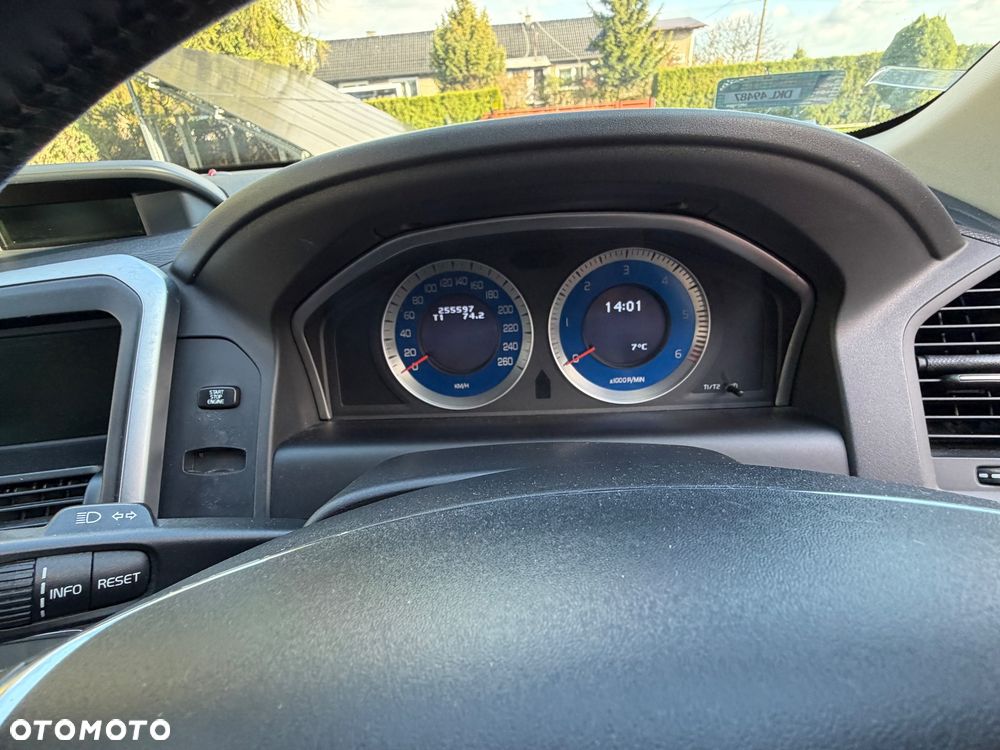 Volvo XC 60 - 6