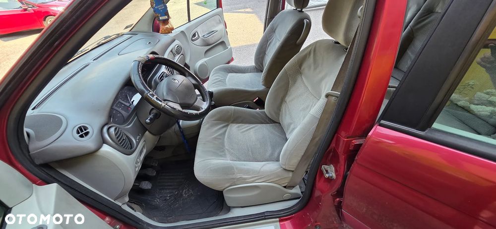 Renault Scenic 1.9 dCi Authentique - 13