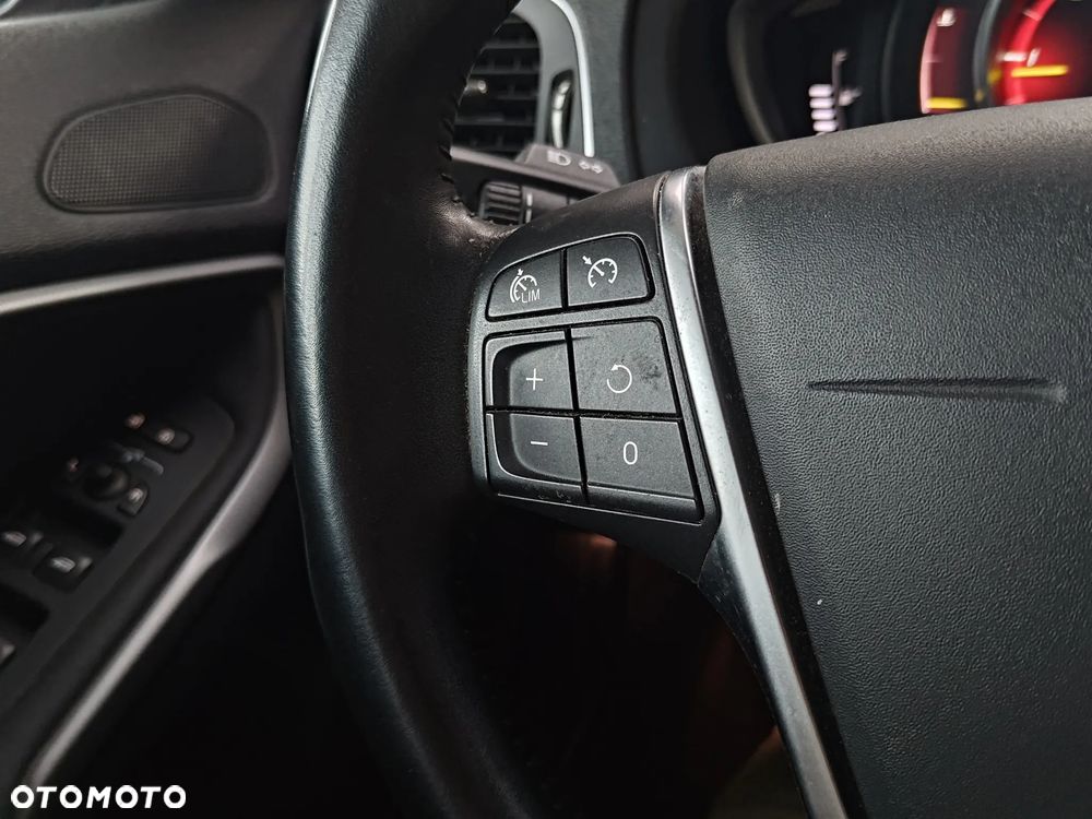 Volvo V40 D3 Drive-E Inscription - 16