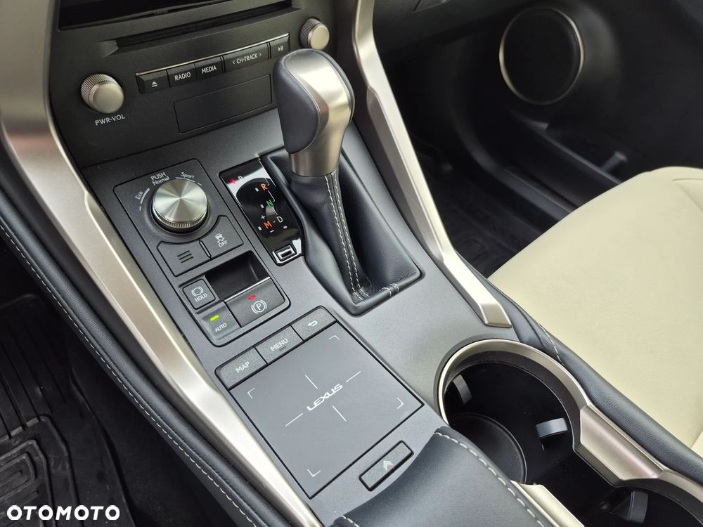 Lexus NX 300 F Impression AWD - 13