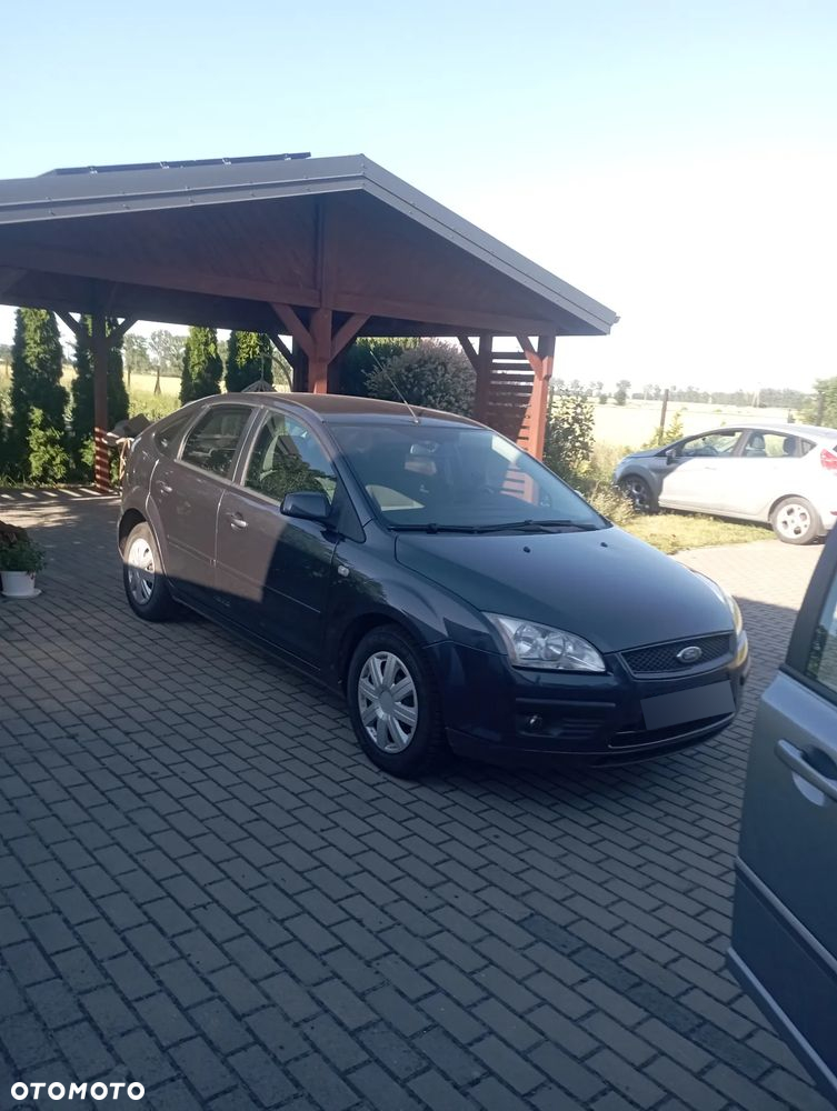 Ford Focus 1.6 16V Ambiente - 3