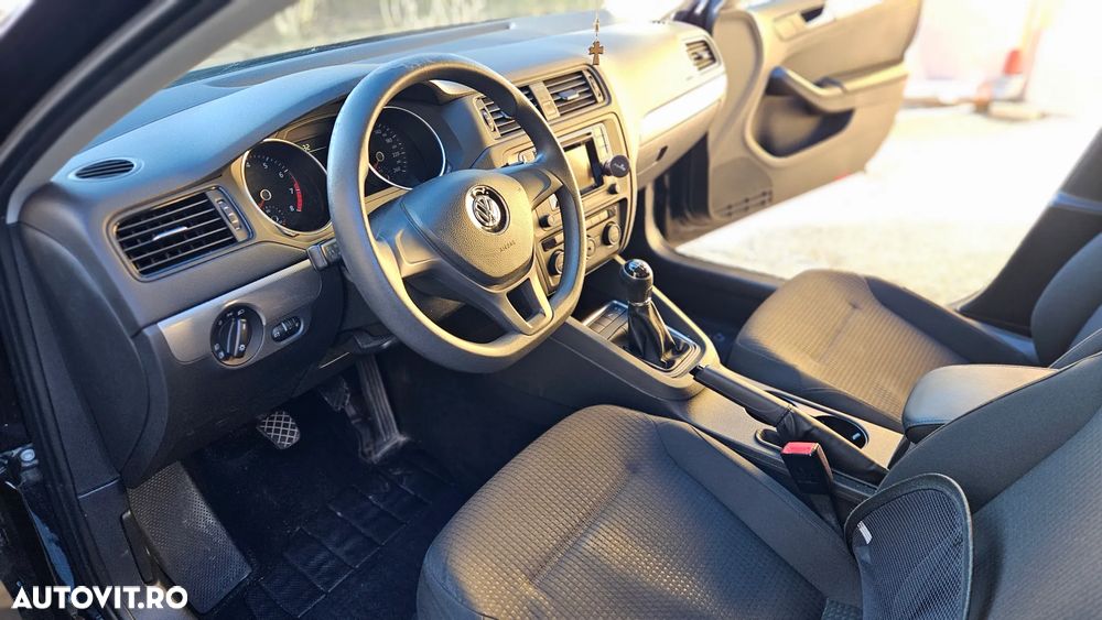 Volkswagen Jetta - 6