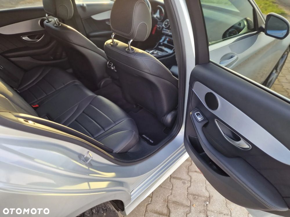 Mercedes-Benz Klasa C 220 d 4Matic 9G-TRONIC AMG Line - 24