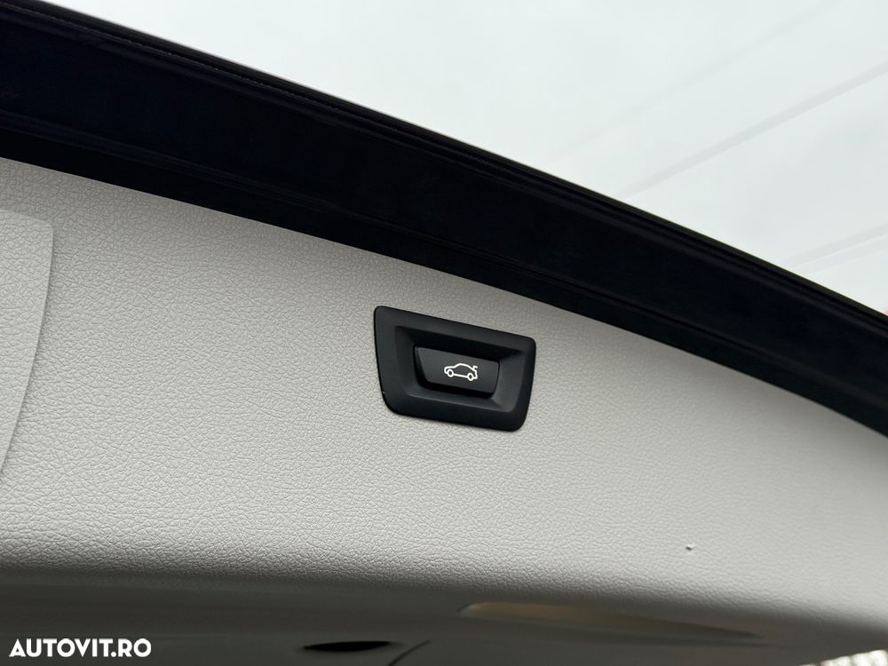 BMW Seria 3 318d Touring - 11