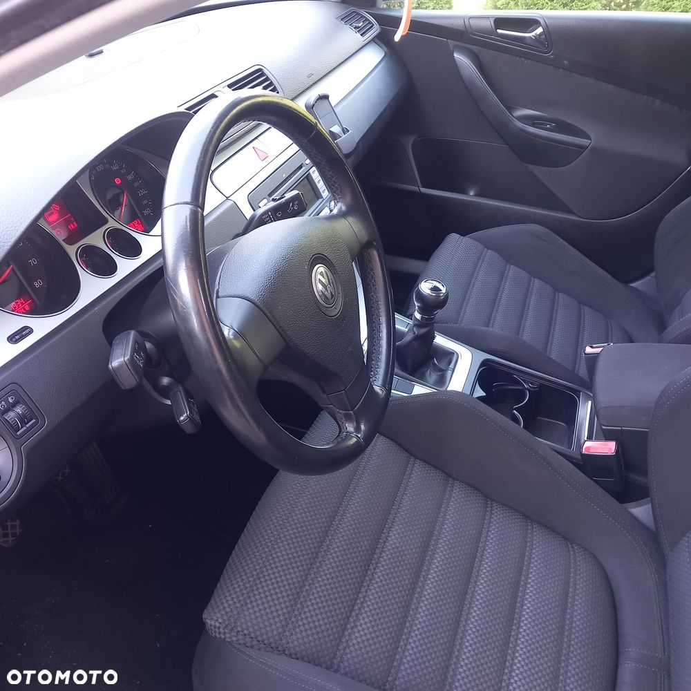Volkswagen Passat 1.8 TSI R-Line Edition Plus - 28