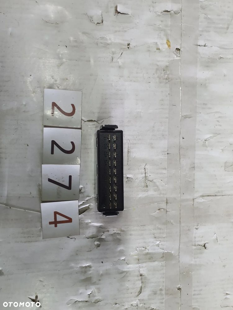 Przekaźnik kierunkowskazów Mercedes Atego Actros Axor Econic 0035443732 - 7