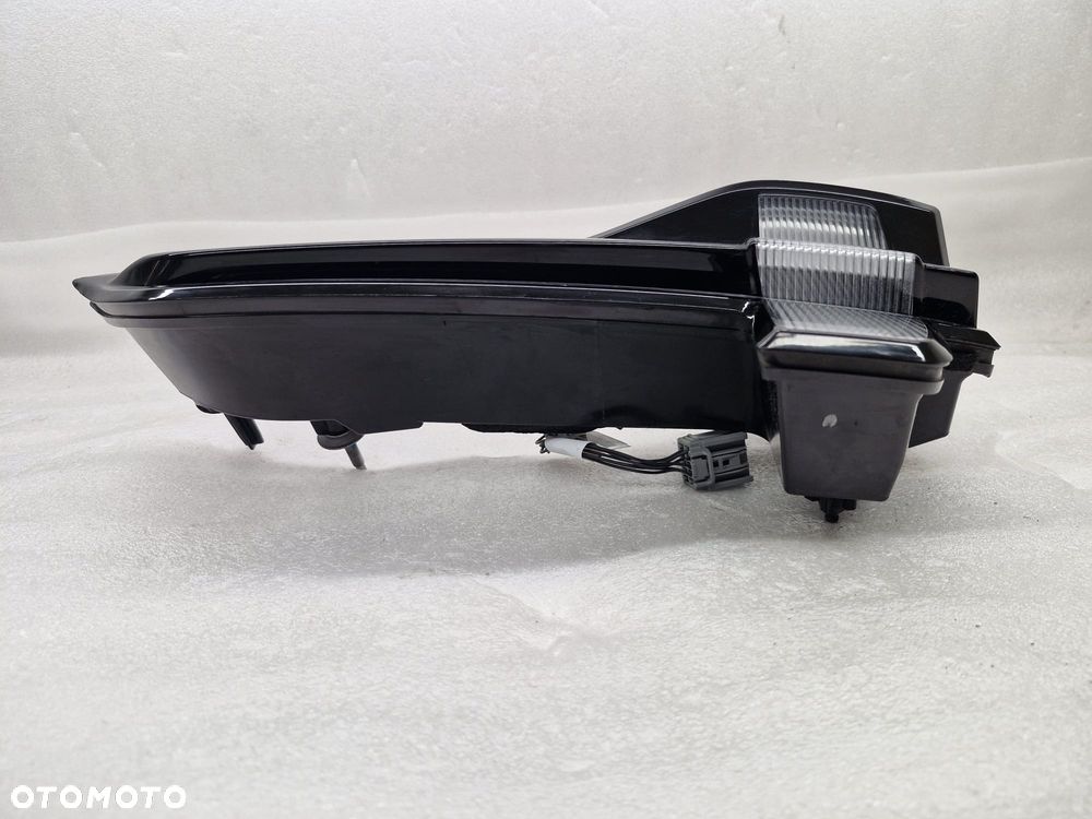 FORD MUSTANG MACH-E LED LAMPA PRAWA TYŁ W KLAPĘ LJ8B-13A602-A - 5