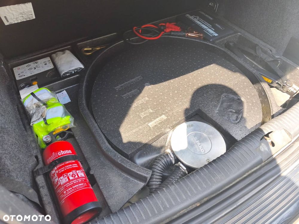 Volkswagen Golf 1.6 Comfortline - 12