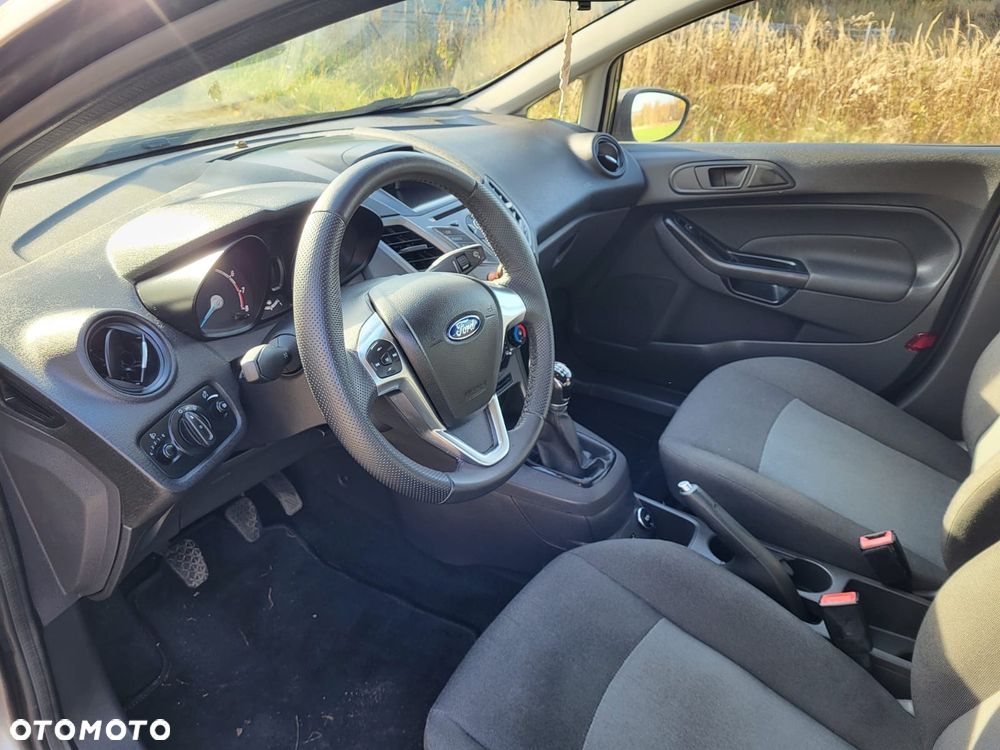 Ford Fiesta - 10