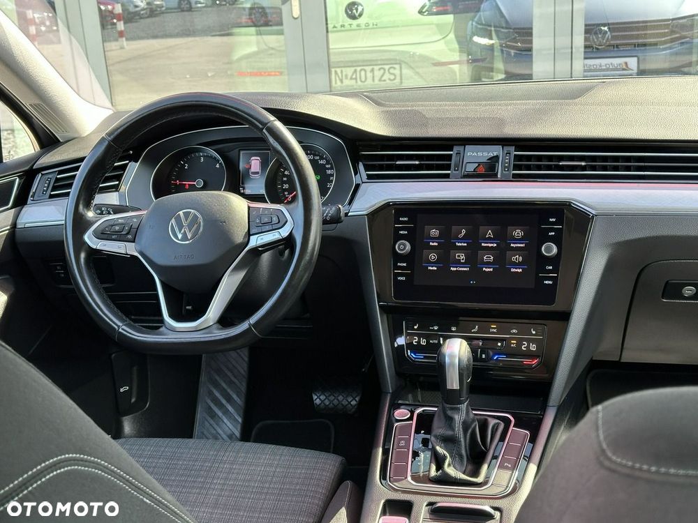 Volkswagen Passat Variant 2.0 TDI SCR DSG Business - 10