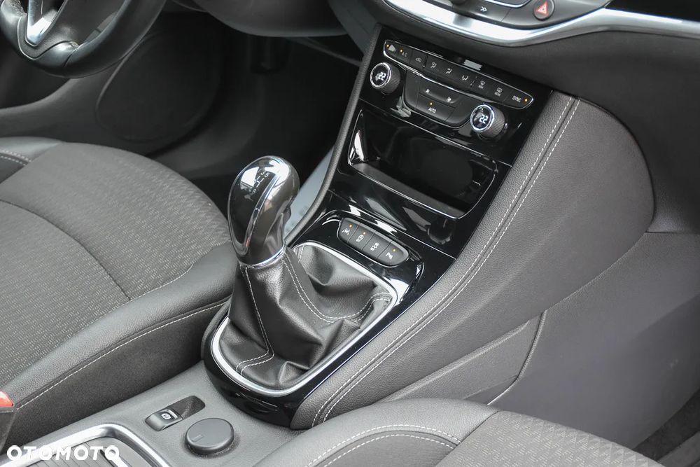 Opel Astra 1.6 D (CDTI) Start/Stop Dynamic - 26