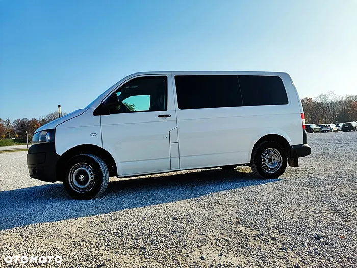 Volkswagen Caravelle - 4
