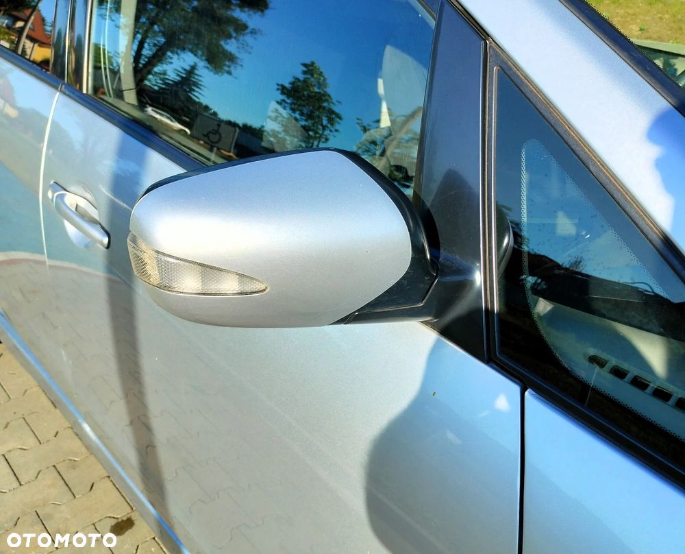 Mitsubishi Grandis - 12