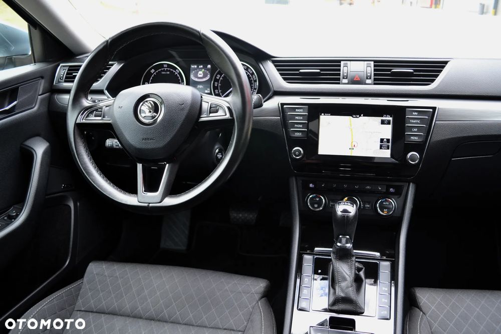 Skoda Superb 2.0 TDI Sportline DSG - 9