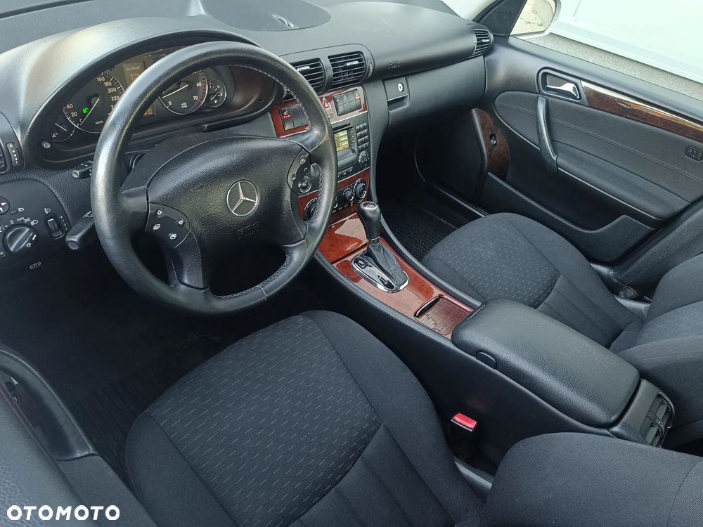 Mercedes-Benz Klasa C 200 Kompressor Automatik Elegance - 37