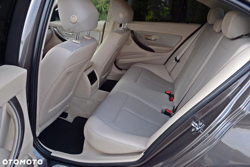 BMW Seria 3 - 16
