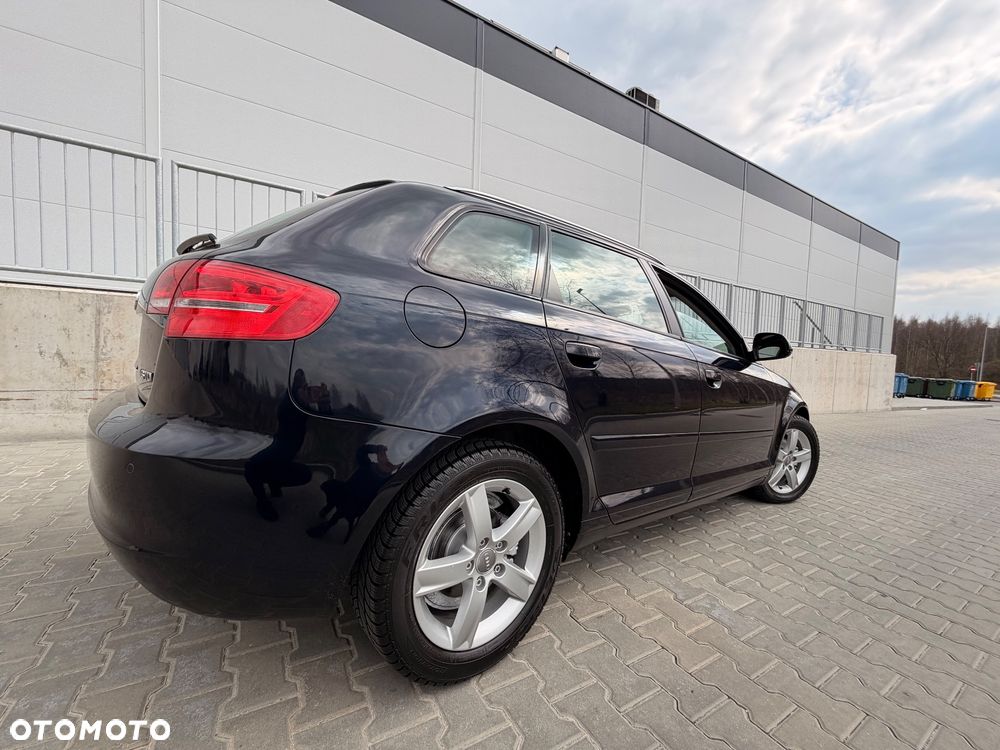 Audi A3 Sportback 1.6 TDI DPF Ambiente - 3