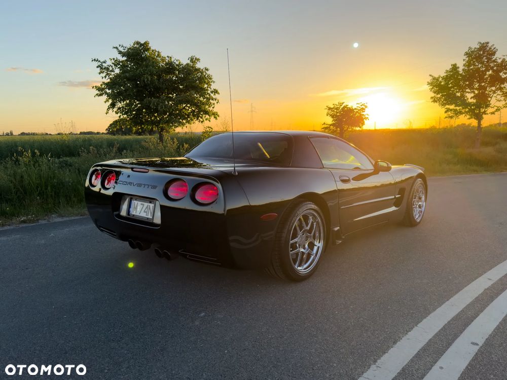 Chevrolet Corvette - 1