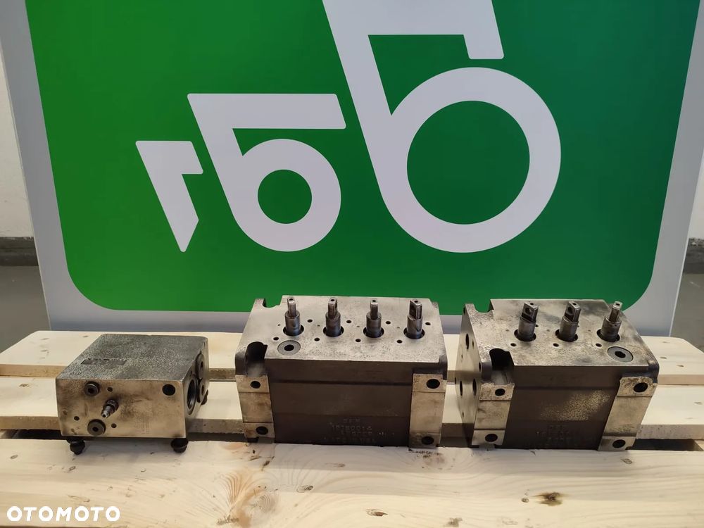 Blok hydrauliczny 161B7017 140A26687 161B5001 Fermec 860 - 5