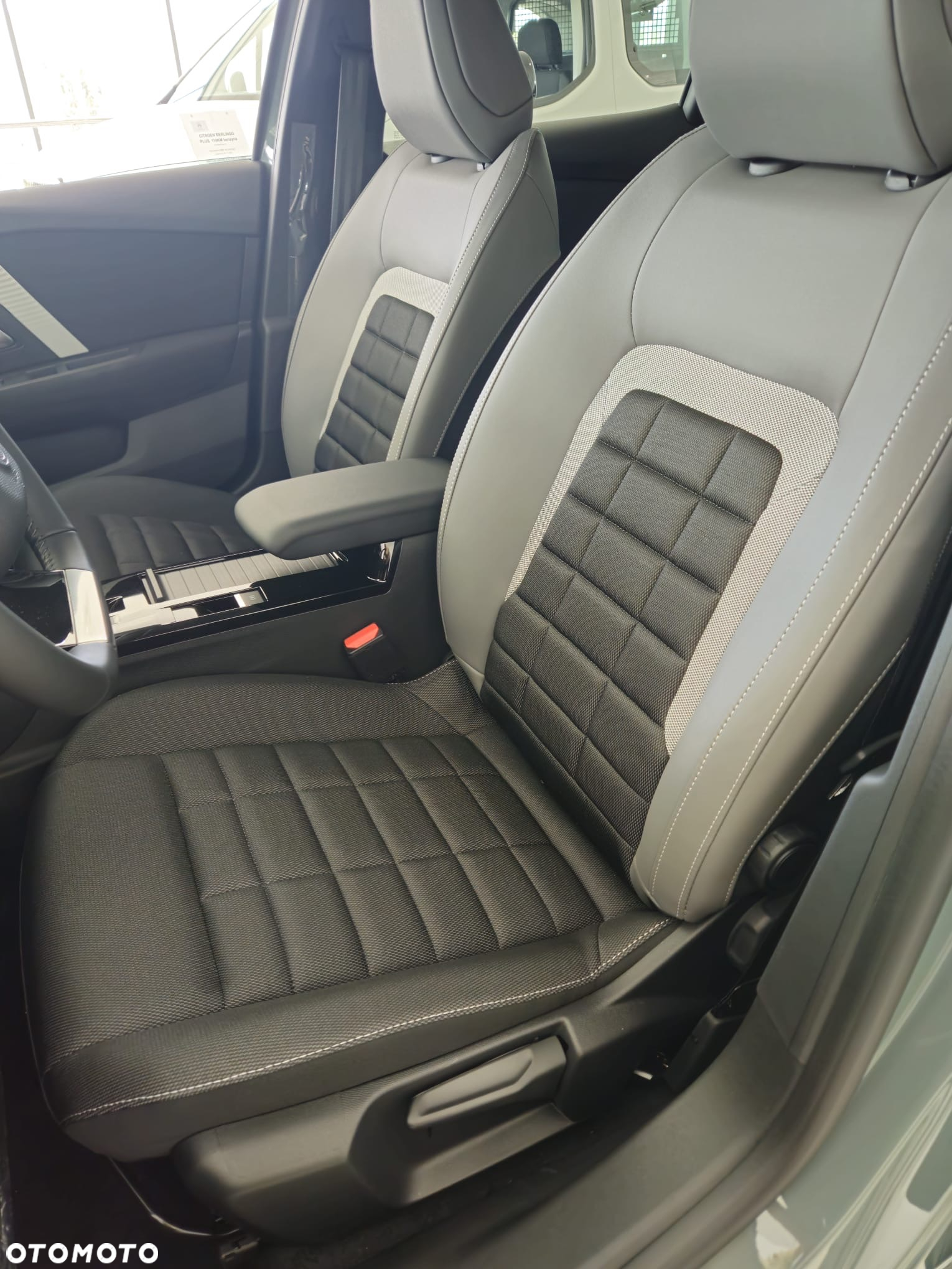 Citroën C4 1.2 PureTech Plus S&S EAT8 - 9