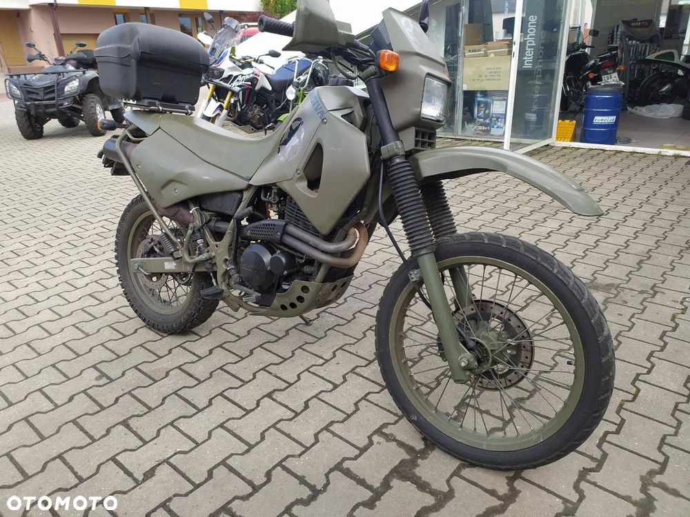 CAGIVA W12 CAGIVA 350 owiewka osłona boczek zbiornik silnik zawieszenie set podnóżek swap siedzenie chłodnica regulator moduł przełącznik przekaźnik licznik wiązka tłumik czasza wypełnienie licznik gaźnik silnik stelaż - 1