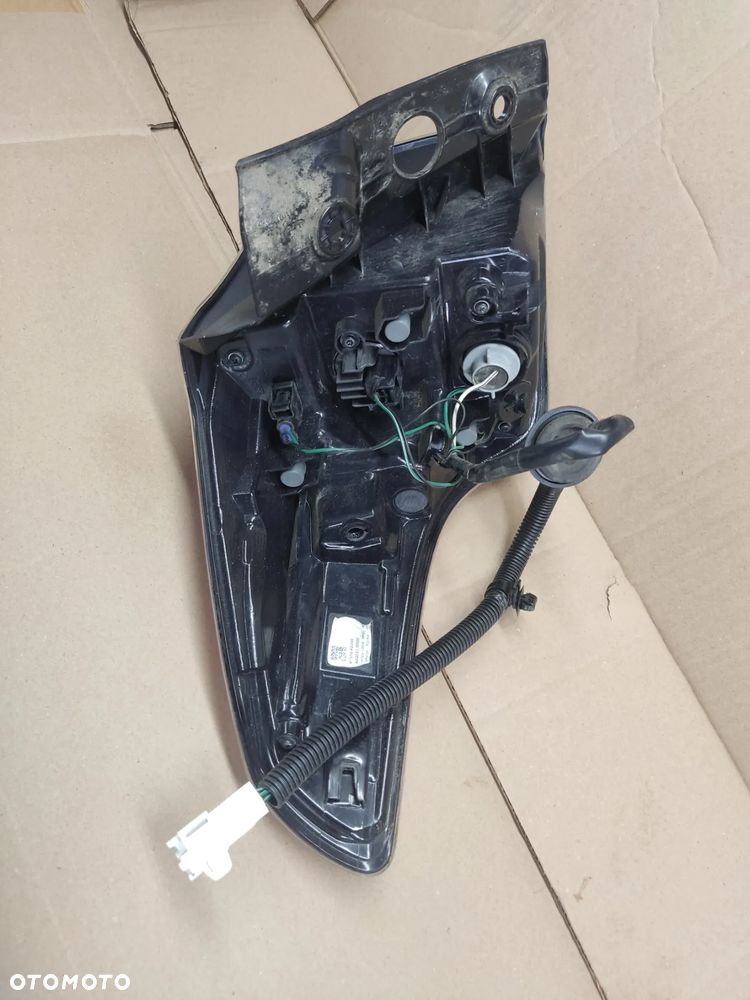 TOYOTA RAV 4 LIFT LAMPA TYŁ PRAWA - 4