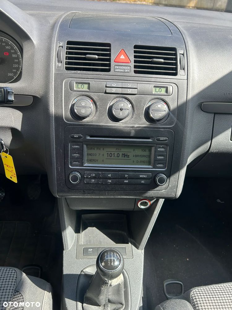 Volkswagen Touran 2.0 TDI Highline - 11