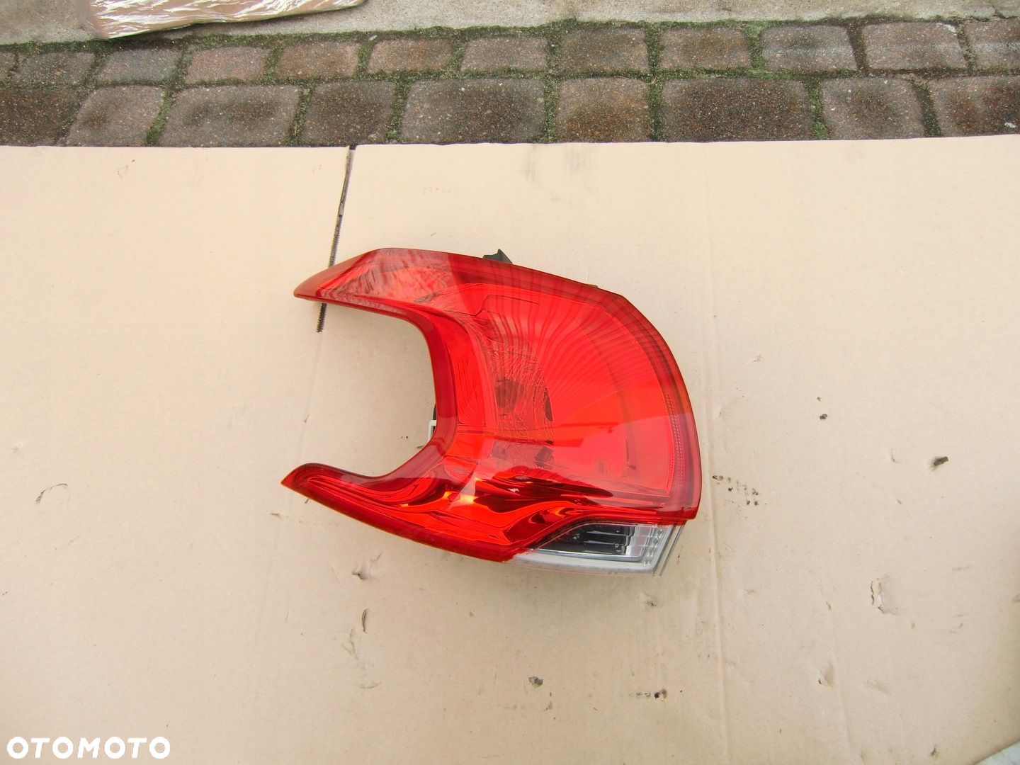 LAMPA LEWA PEUGEOT 2008 EUROPA LADNA - 1