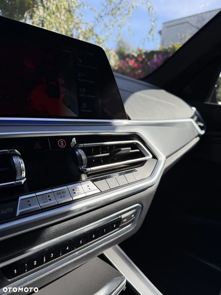 BMW X5 xDrive40d mHEV - 37