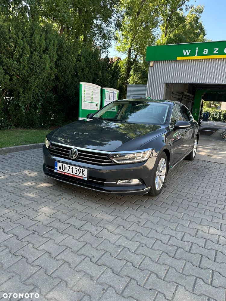 Volkswagen Passat - 1