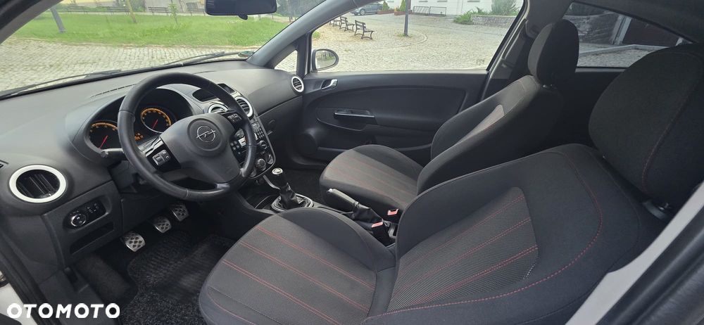 Opel Corsa 1.4 16V Color Edition - 11