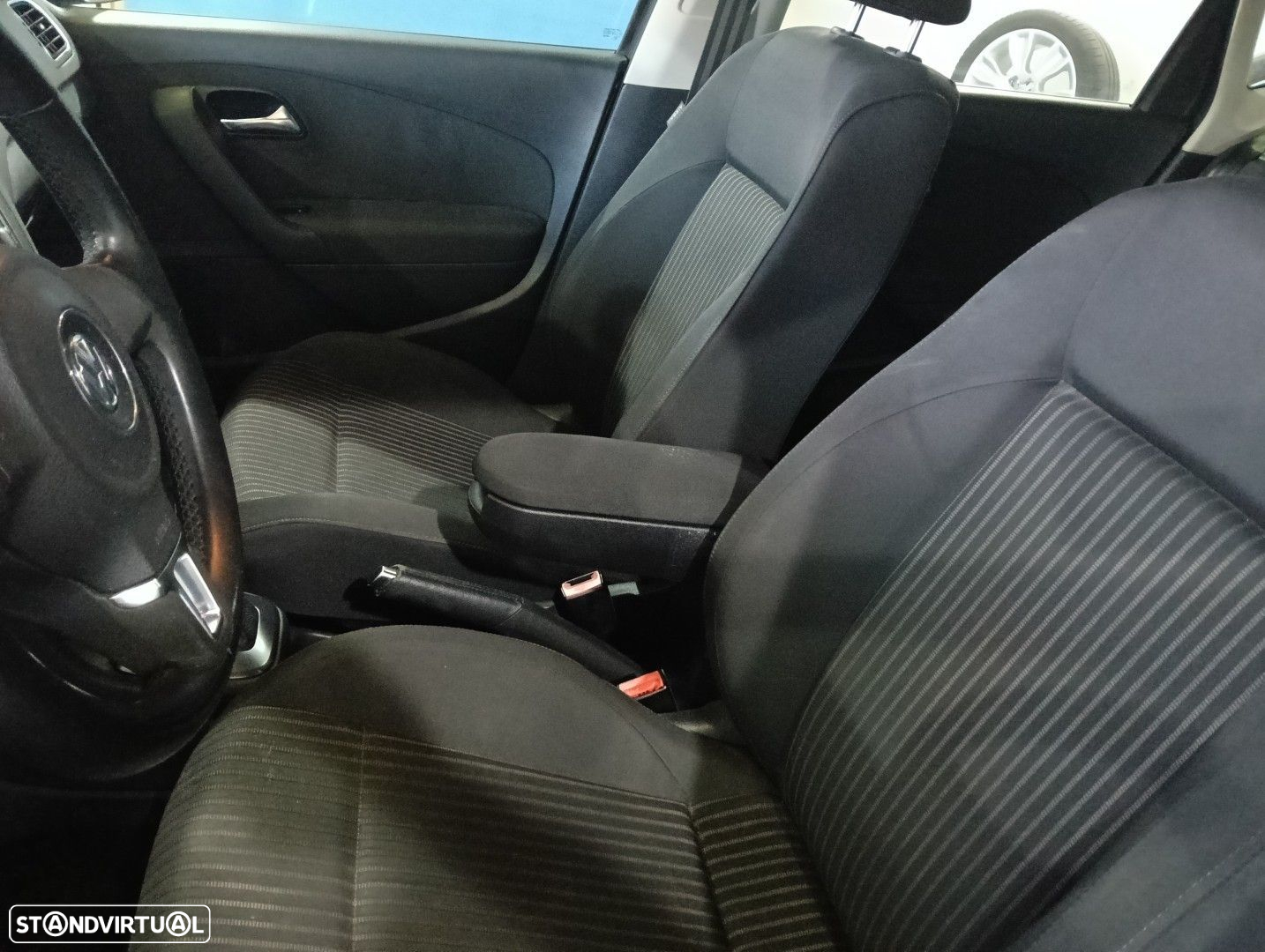 VW Polo 1.6 TDI Hightine DSG - 16