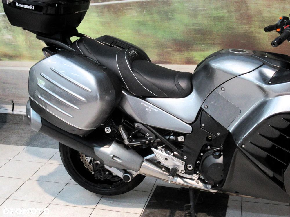 Kawasaki GTR - 25