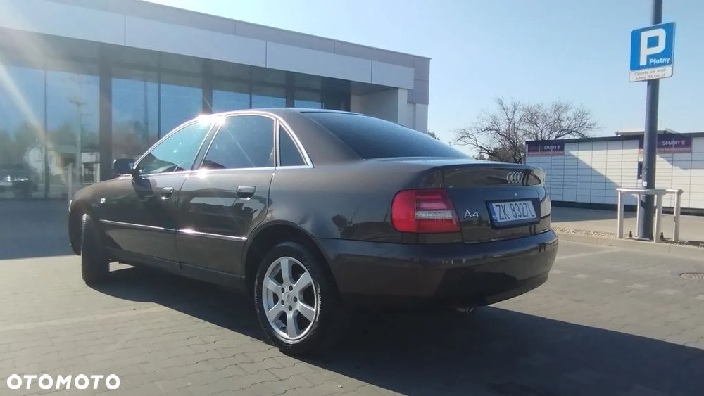Audi A4 Limousine - 12