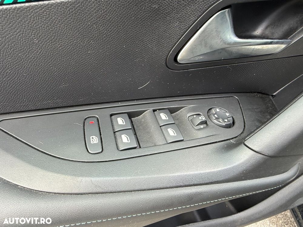 Peugeot 2008 1.2L PureTech 130 S&S EAT8 Allure - 10