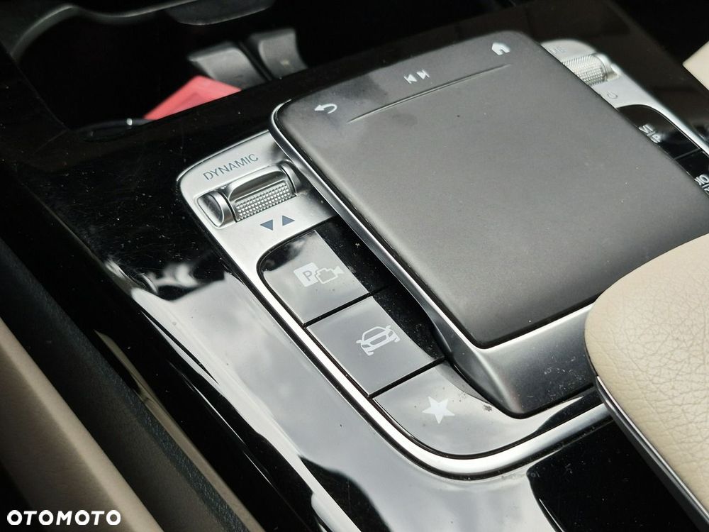 Mercedes-Benz CLA 200 7G-DCT Edition Progressive Line - 38