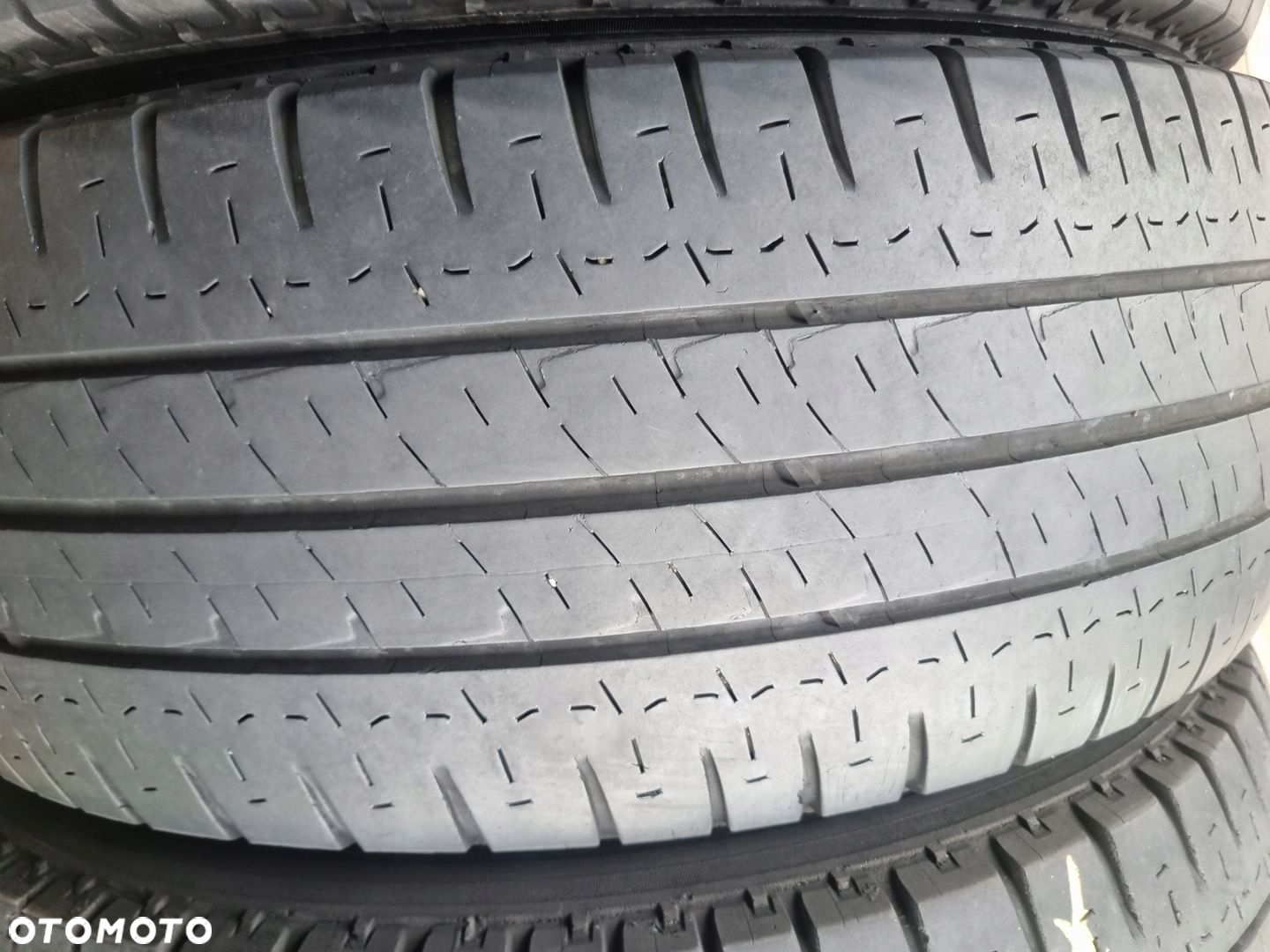 OPONY MICHELIN AGILIS 235/65R16C 115/113R 2015r.4x5mm db stan - 3