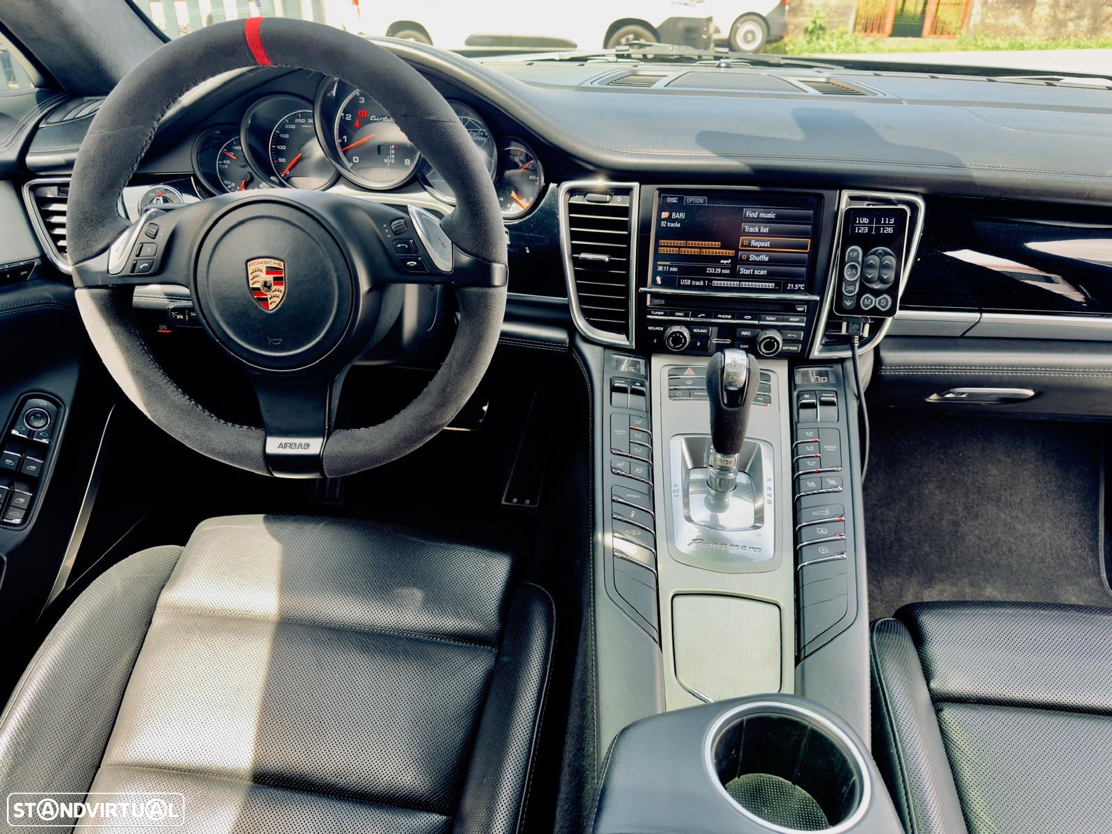 Porsche Panamera Turbo PDK - 8