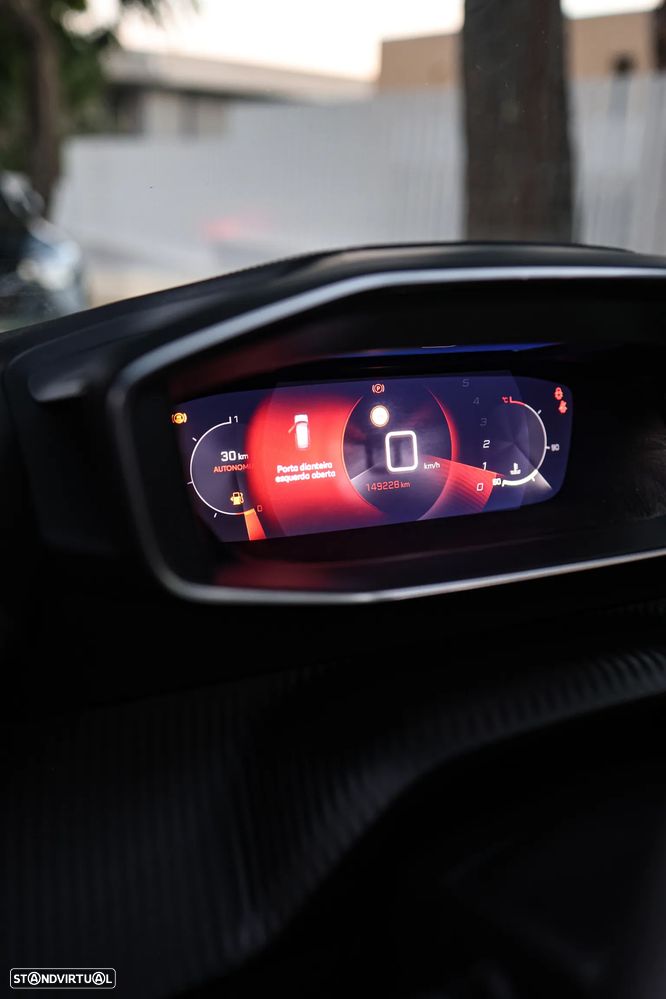 Peugeot 208 PureTech 100 GT Pack - 29
