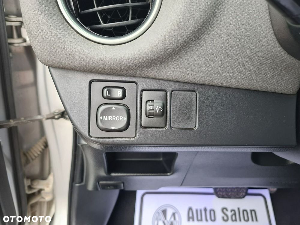 Toyota Yaris Hybrid 100 Life - 19