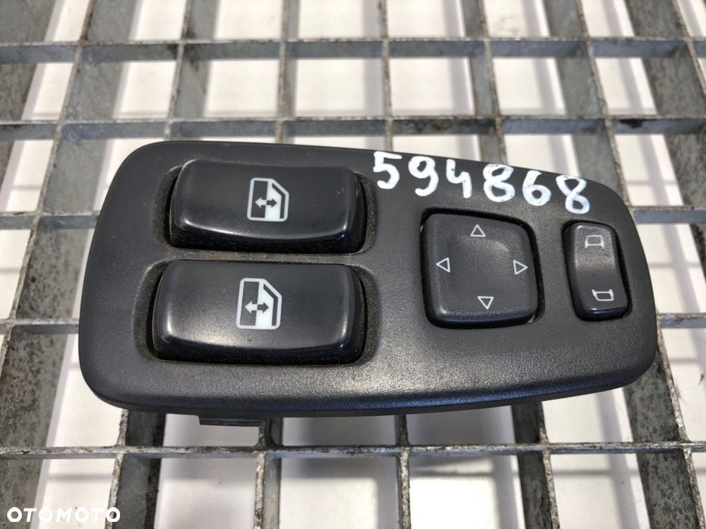 PRZEŁĄCZNIK SZYB LEWY+PRZEŁĄCZNIK REGULACJI LUSTEREK  SCANIA R-series R420 0431601 - 1