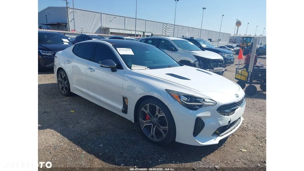 Kia Stinger - 2