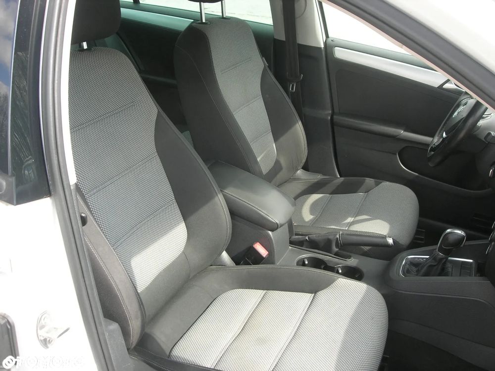 Volkswagen Jetta - 23